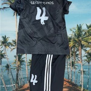 Real madrid Sergio Ramos jersey set youth black.